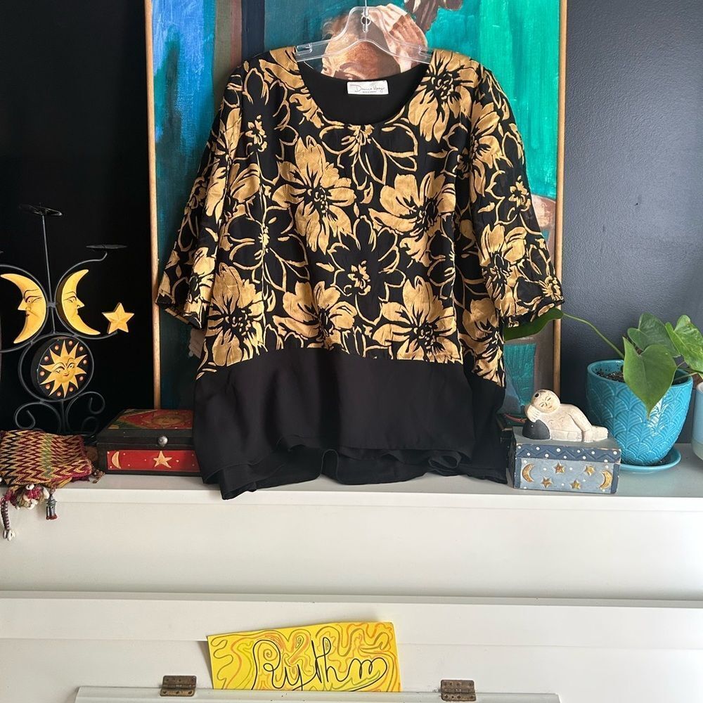Elegant Black and Gold Floral Women's Blouse XL Hi Low - Picture 16 of 16
